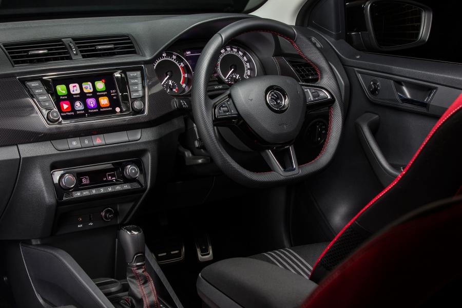 Интерьер Skoda Fabia Monte Carlo 2016 года  (AU) (фото 2 из 17)